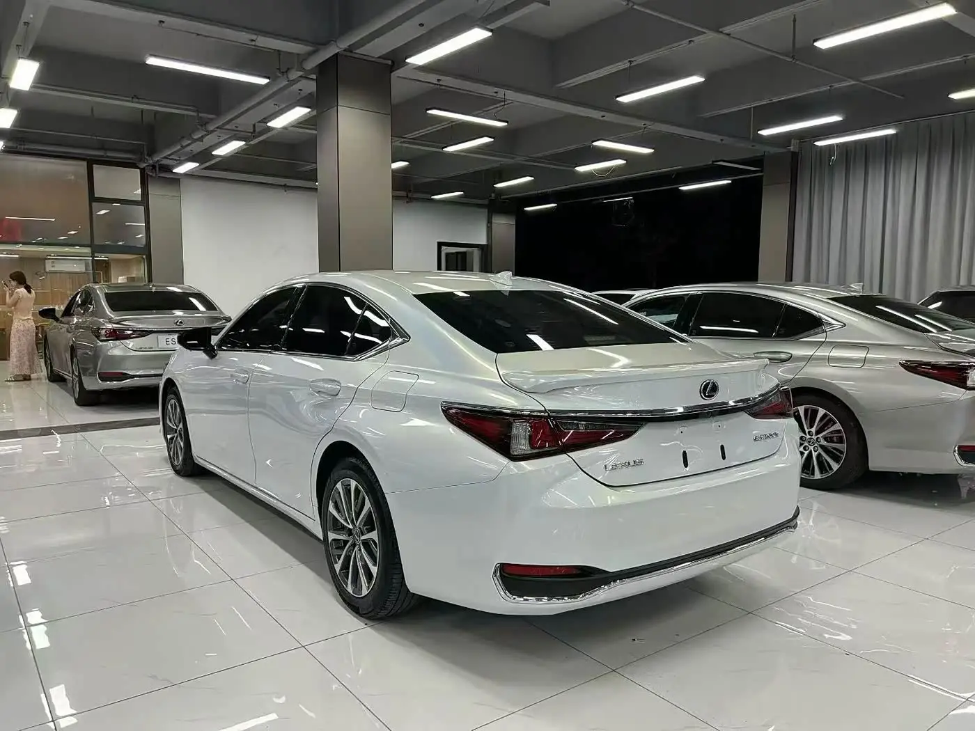 Lexus ES 2023 — Şəkil 9/9