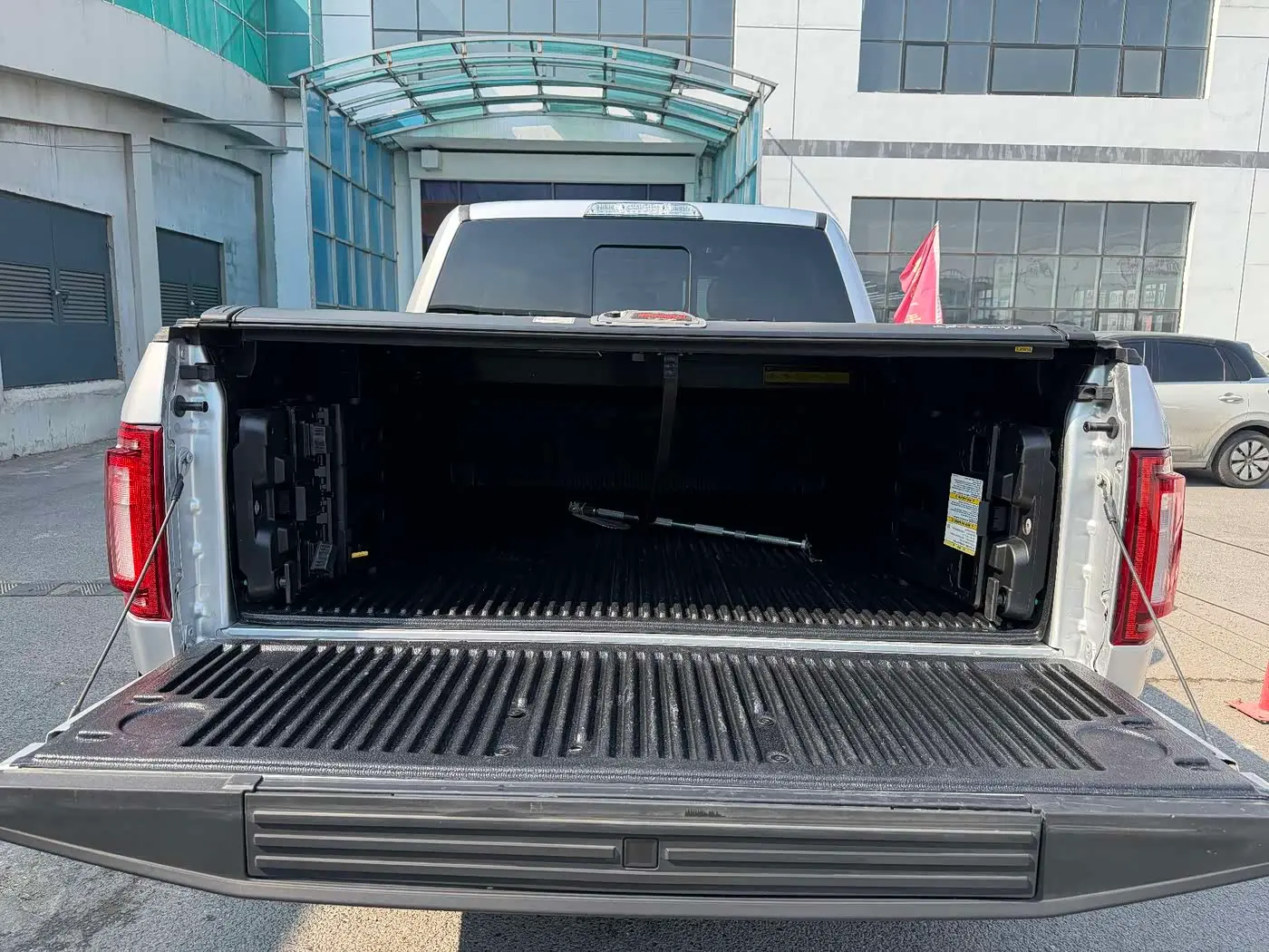 Ford F-150 Raptor 2020 — Şəkil 7/18