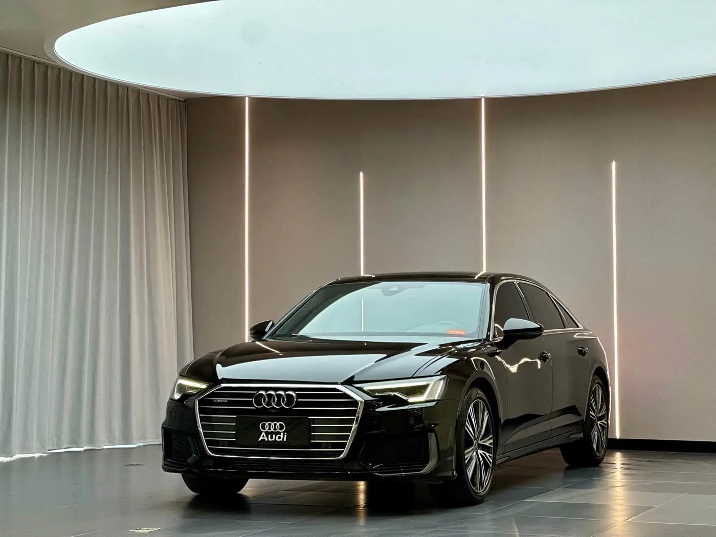 Audi A6L 2022 — Şəkil 1/11