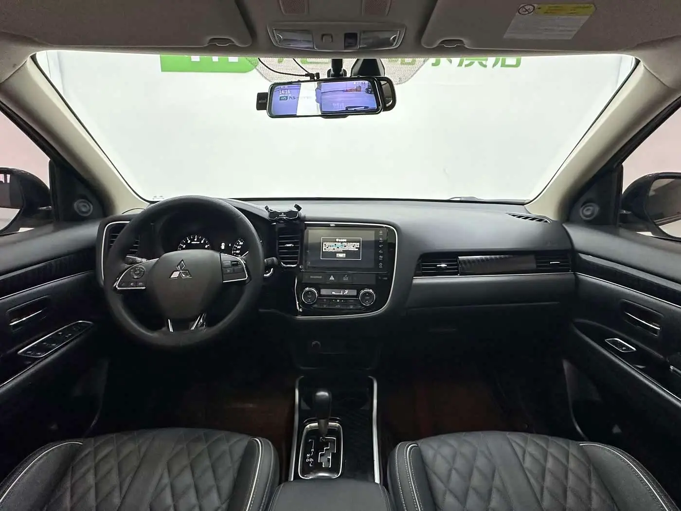 Mitsubishi Outlander 2022 — Фото 10/18