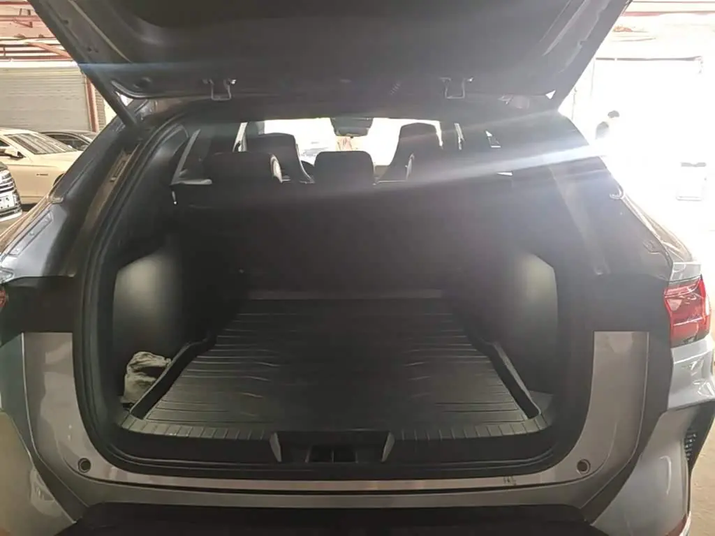 BYD Song PLUS PHEV 2024 — Photo 15/20