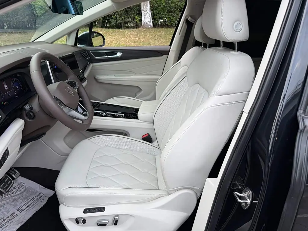 Volkswagen Viloran 2023 — Şəkil 8/14