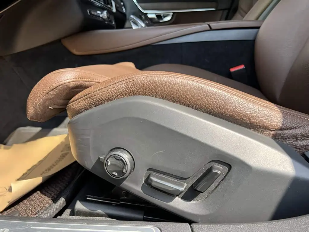 Volvo S90 2022 — Photo 19/20