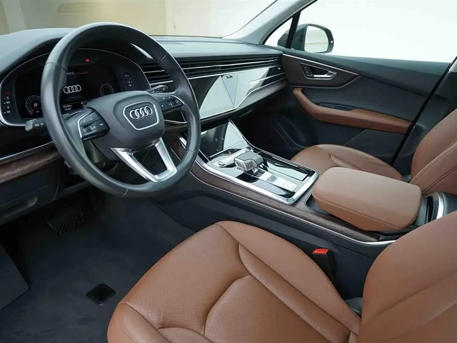 Audi Q7 2021 — Photo 10/20