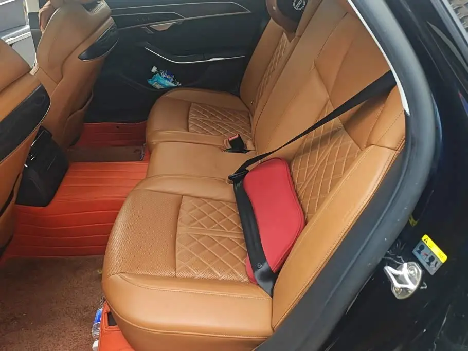 Audi A8 2023 — Photo 11/16
