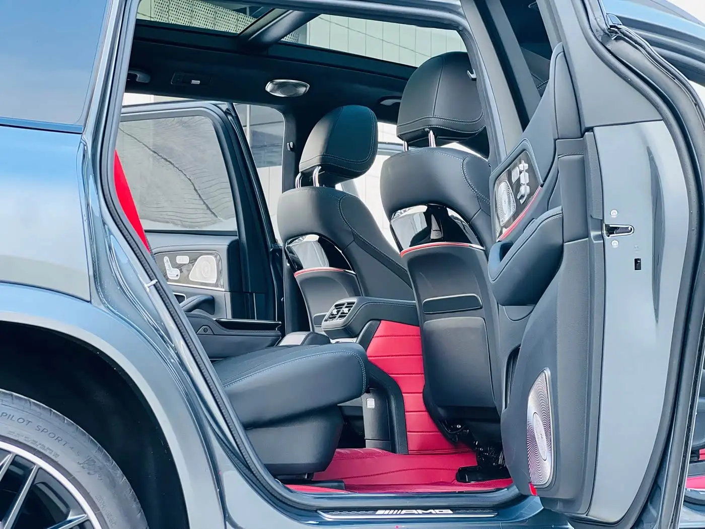 Mercedes-Benz GLS AMG 2026 — Фото 7/16