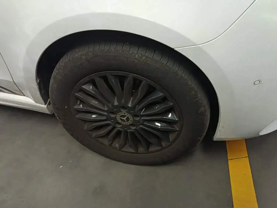 Mercedes-Benz V-Class 2021 — Photo 6/16