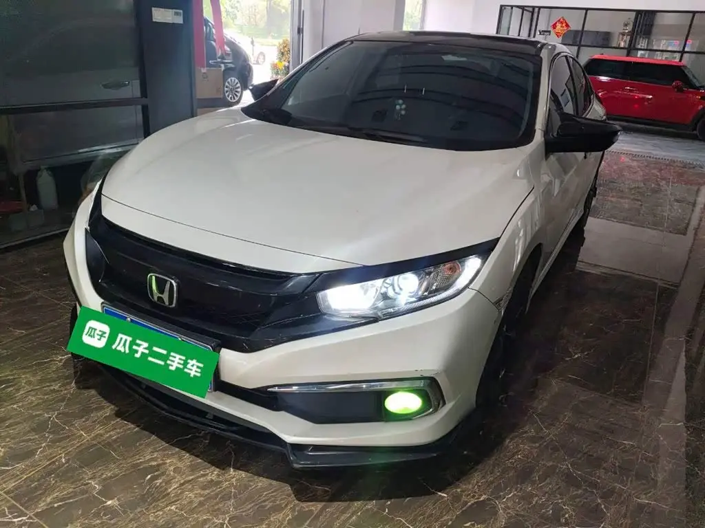 Honda Civic 2021 — Фото 1/20