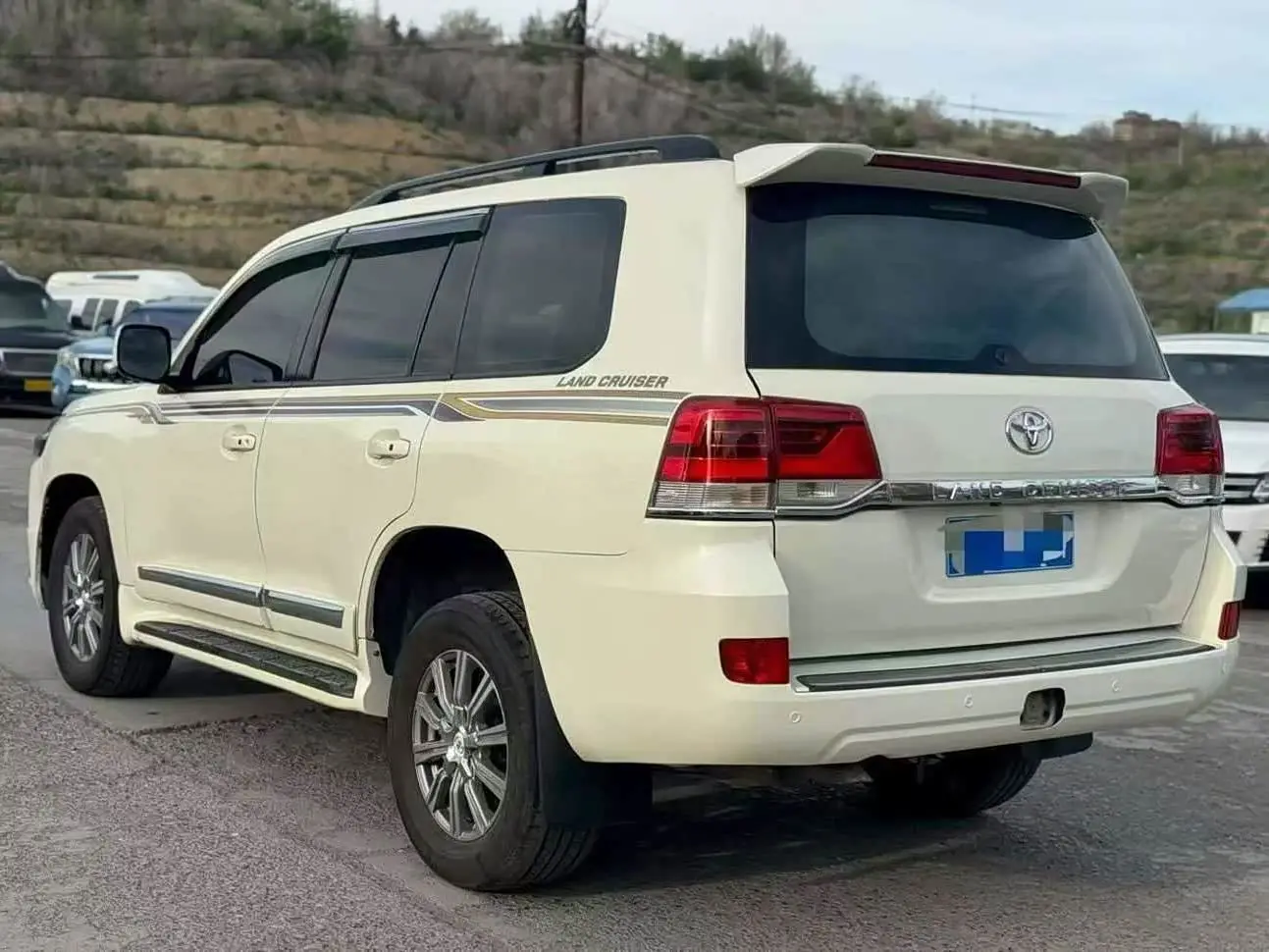 Toyota Land Cruiser 2012 — Photo 7/15