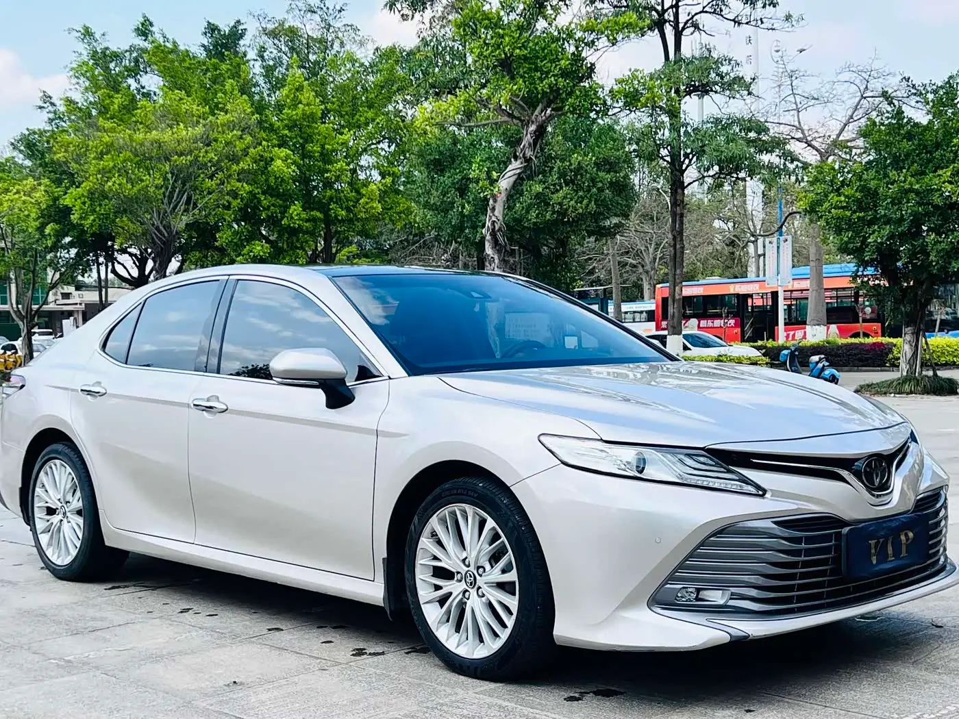 Toyota Camry 2020 — Photo 2/16