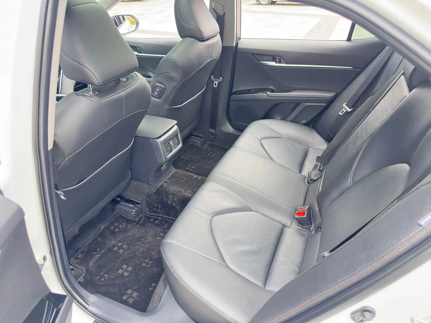 Toyota Camry 2022 — Фото 13/20