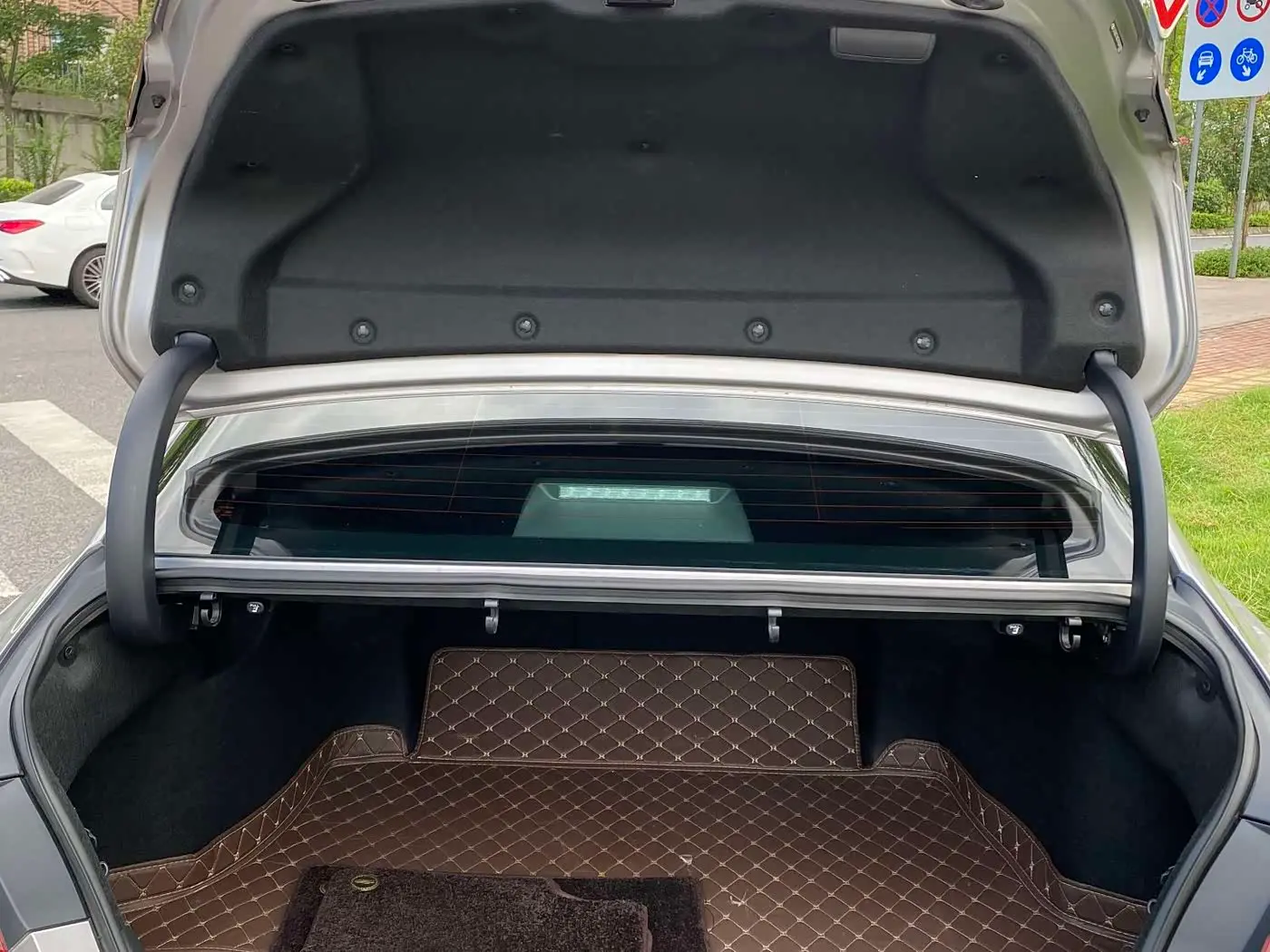 Toyota Camry 2023 — Photo 13/20