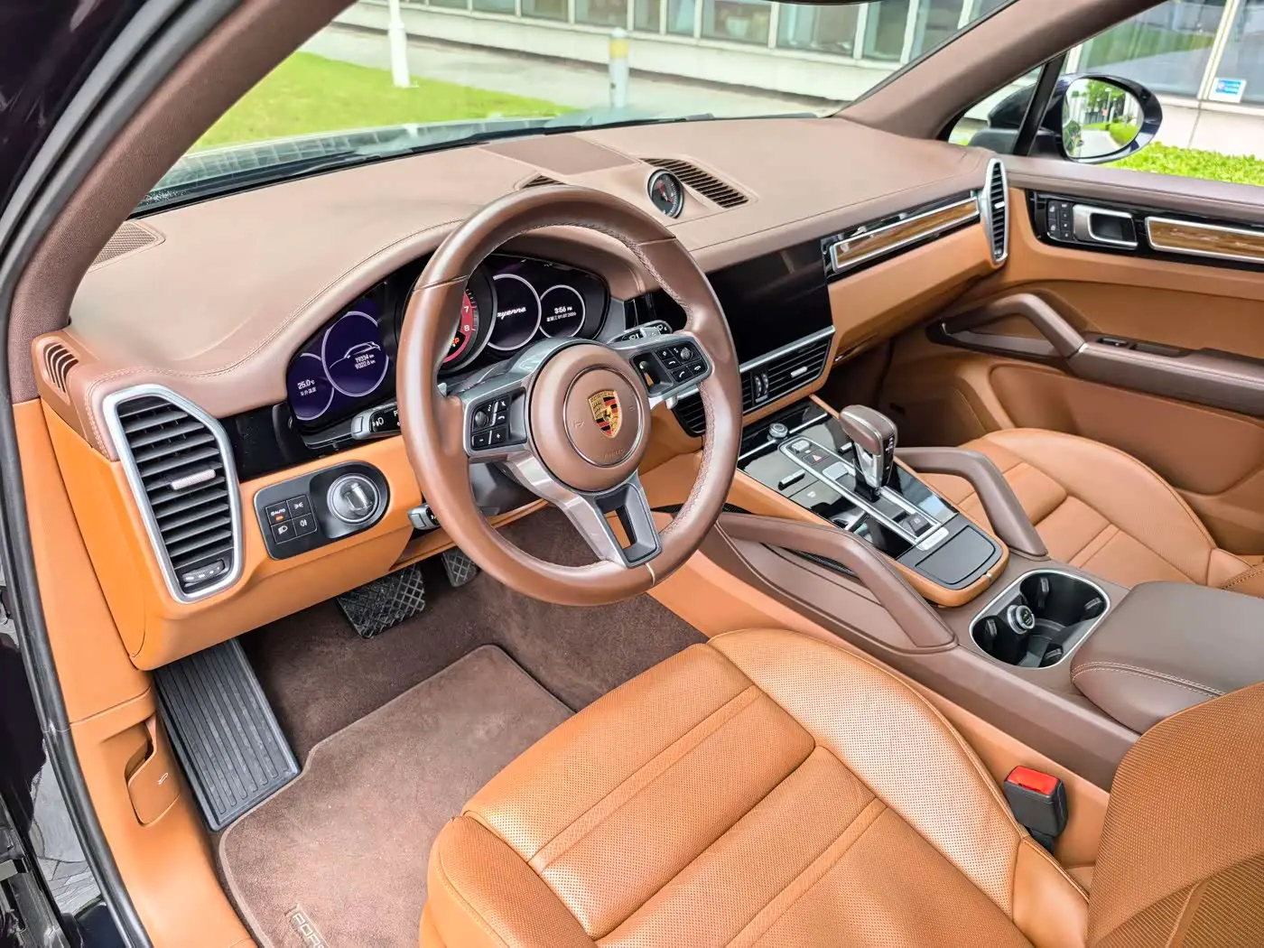 Porsche Cayenne 2023 — Photo 9/20