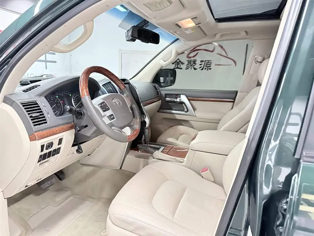 Toyota Land Cruiser 2014 — Şəkil 8/18