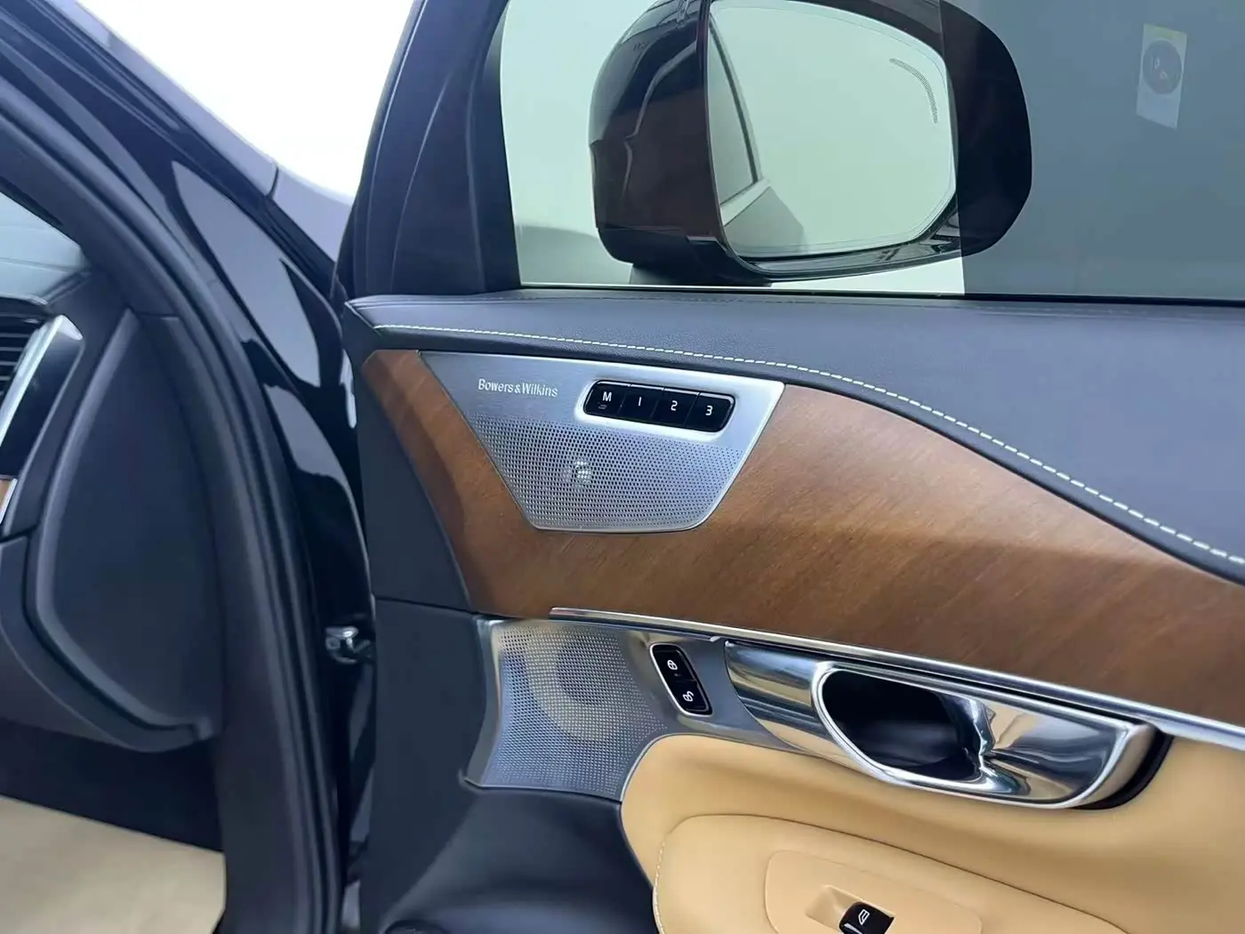 Volvo XC90 2017 — Photo 20/20
