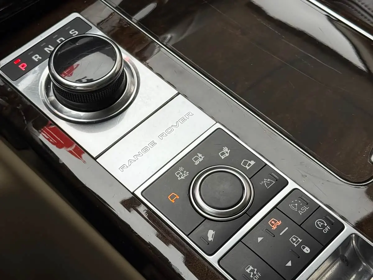 Land Rover Range Rover 2015 — ფოტო 13/20