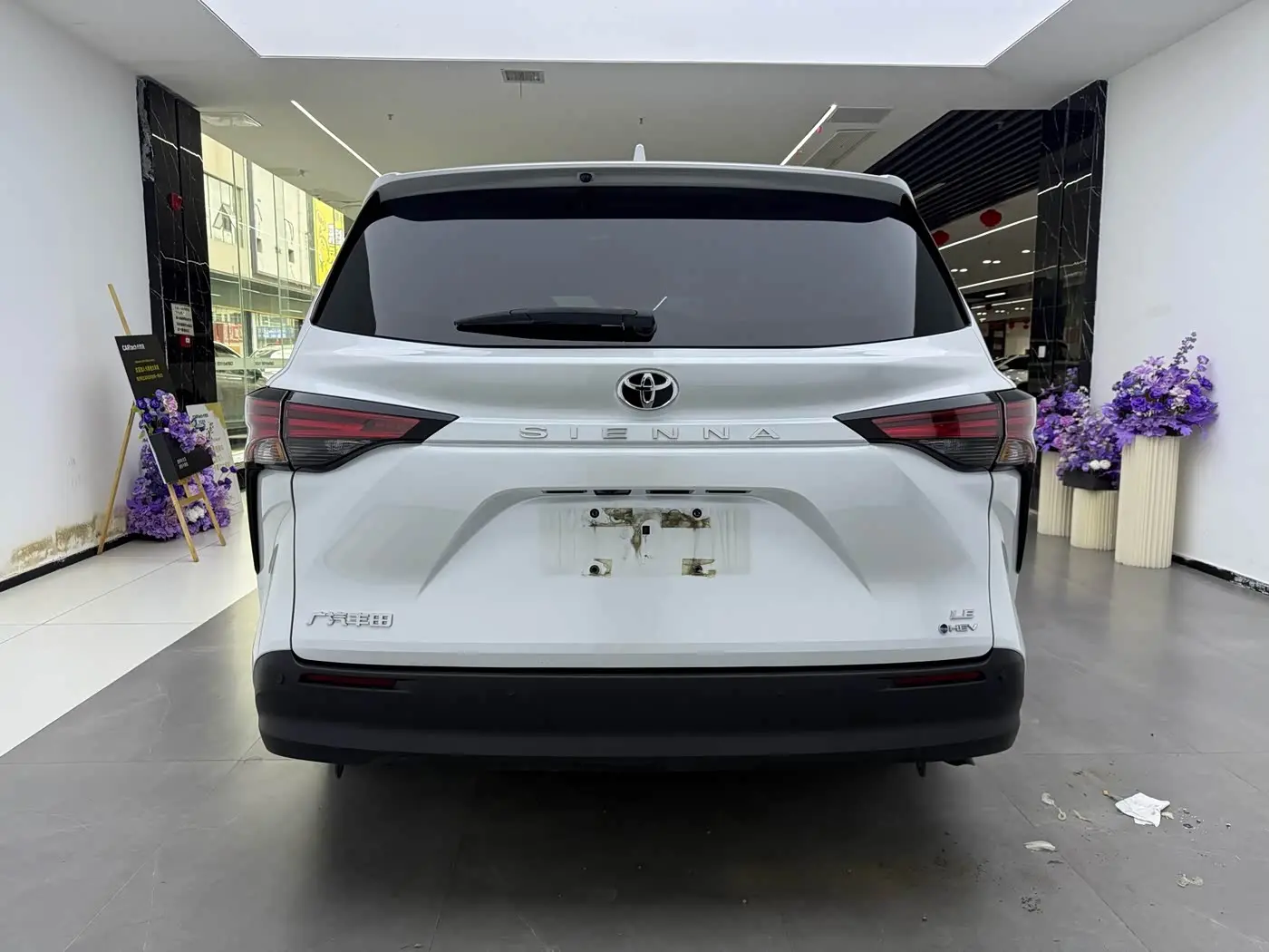 Toyota Sienna 2024 — ფოტო 4/20