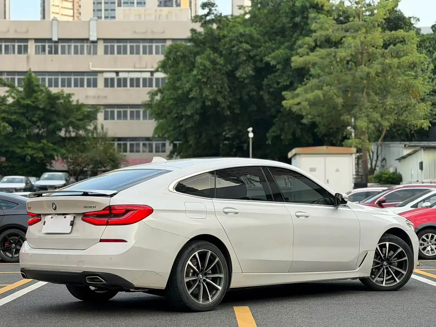 BMW 6 Series GT 2021 — Фото 12/18