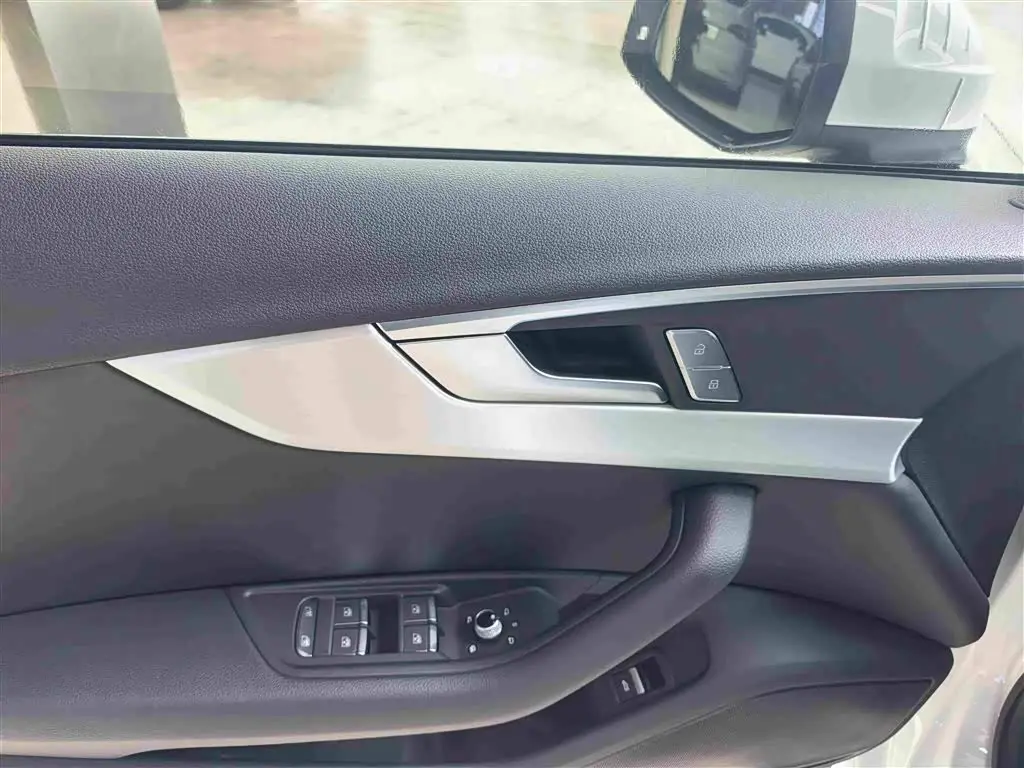Audi A4L 2025 — Фото 16/16