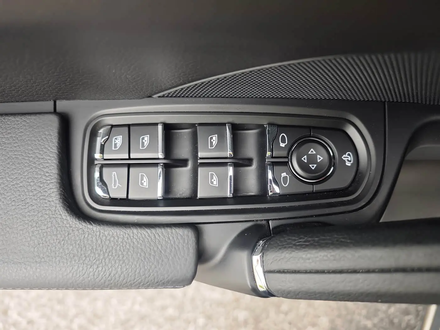 Porsche Cayenne 2016 — Фото 18/20