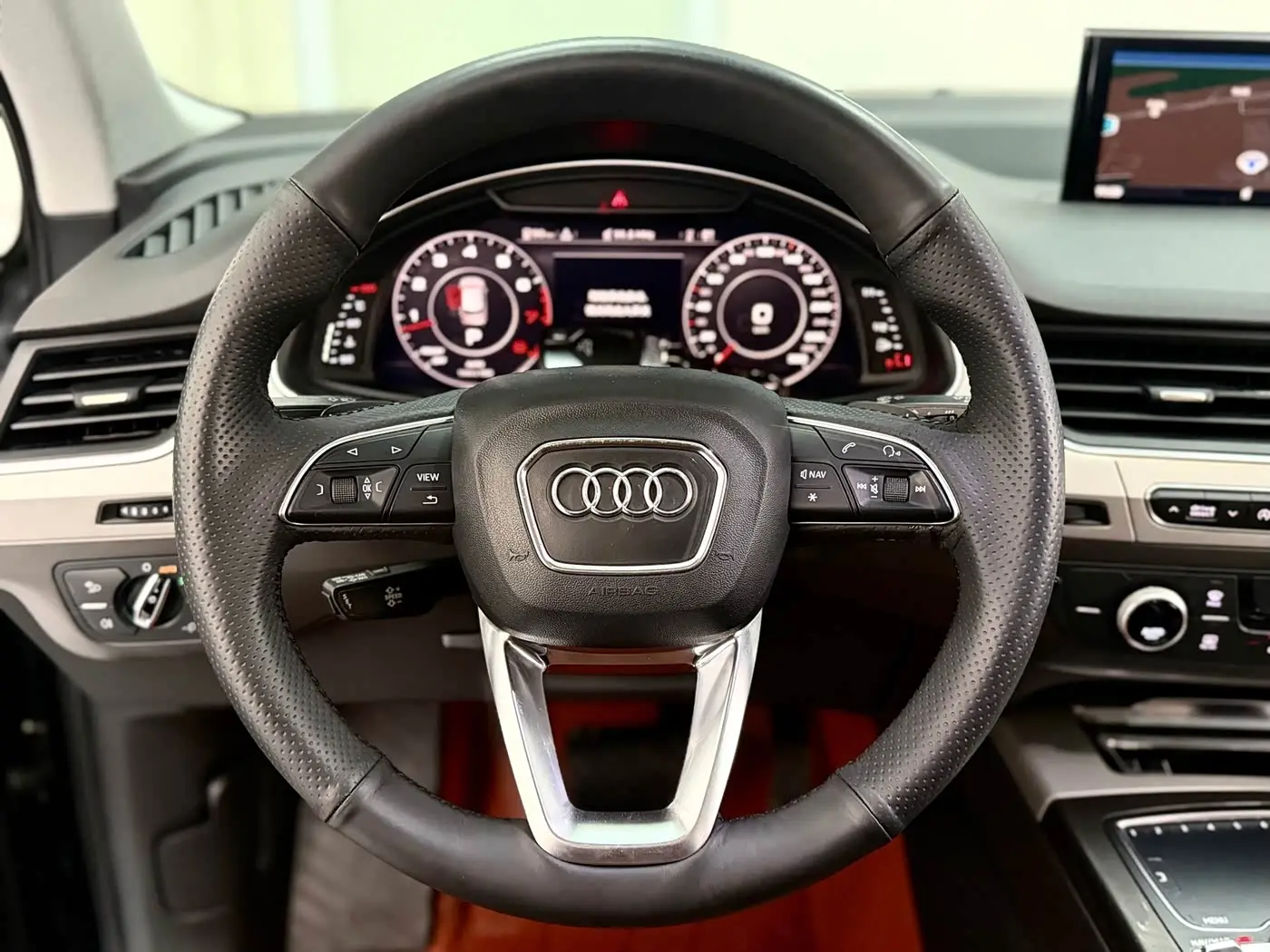 Audi Q7 2016 — Şəkil 12/18