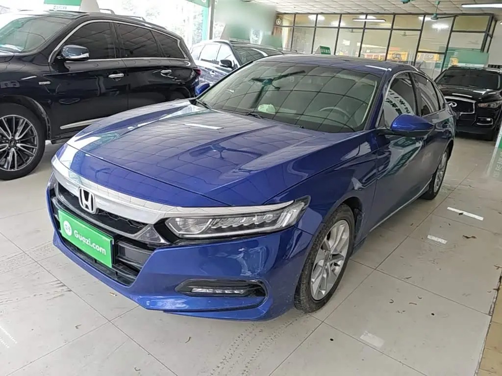 Honda Accord 2018 — Фото 2/20