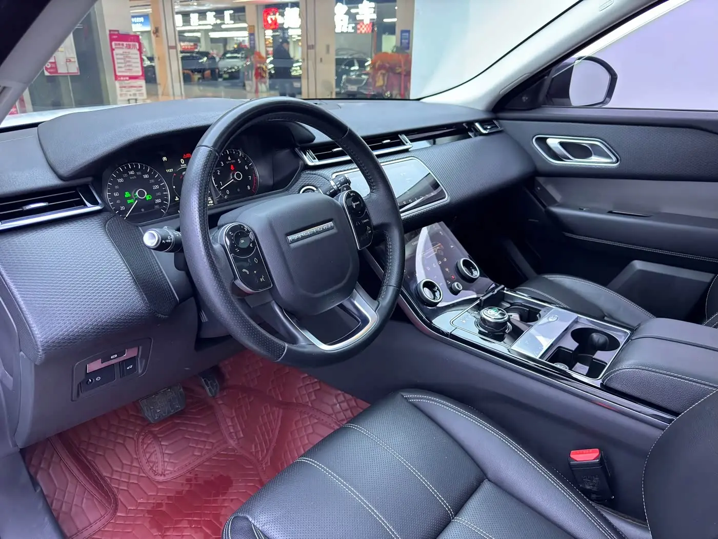 Land Rover Range Rover Velar 2018 — Фото 5/17