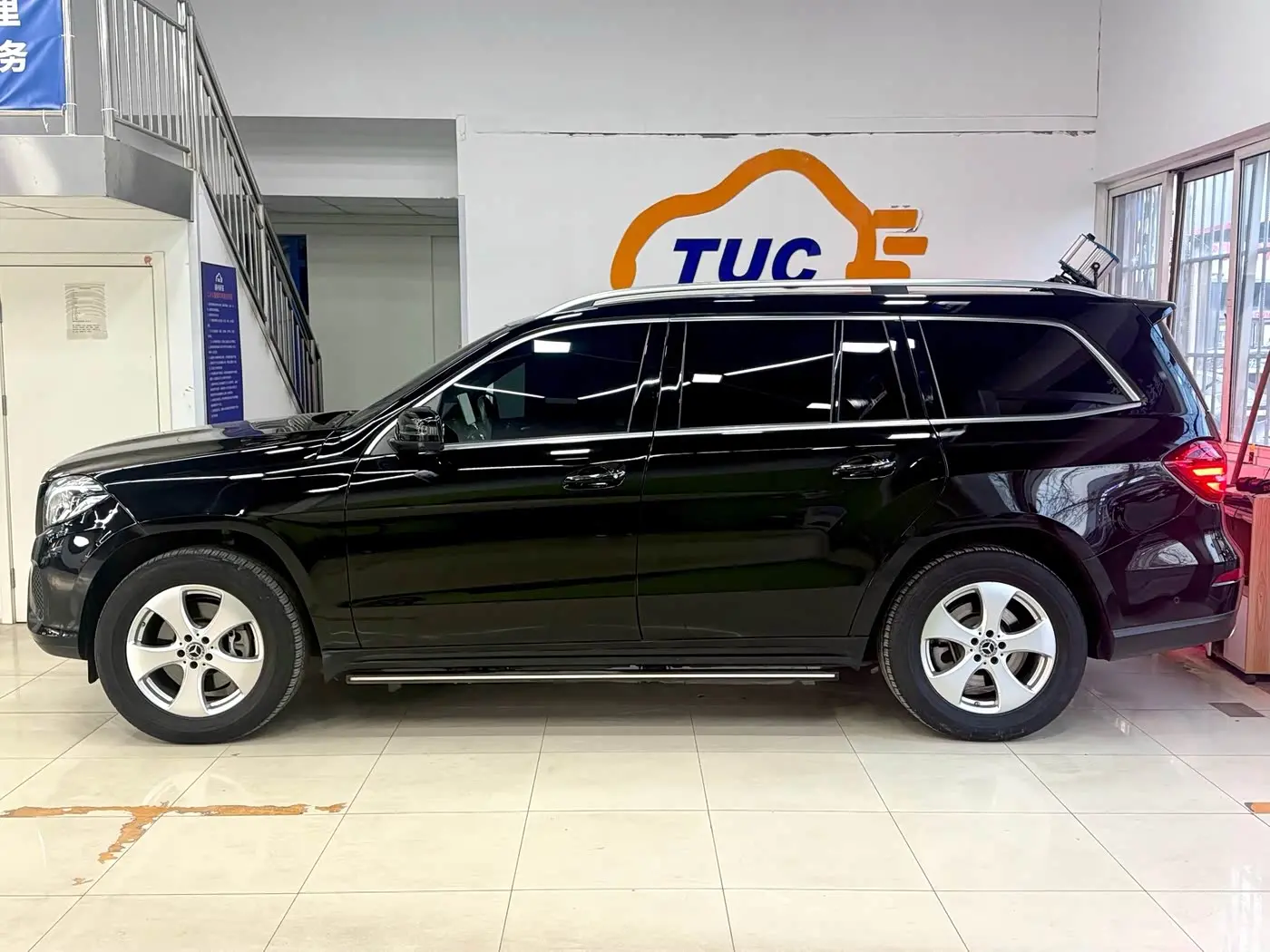 Mercedes-Benz GLS 2017 — Photo 5/20