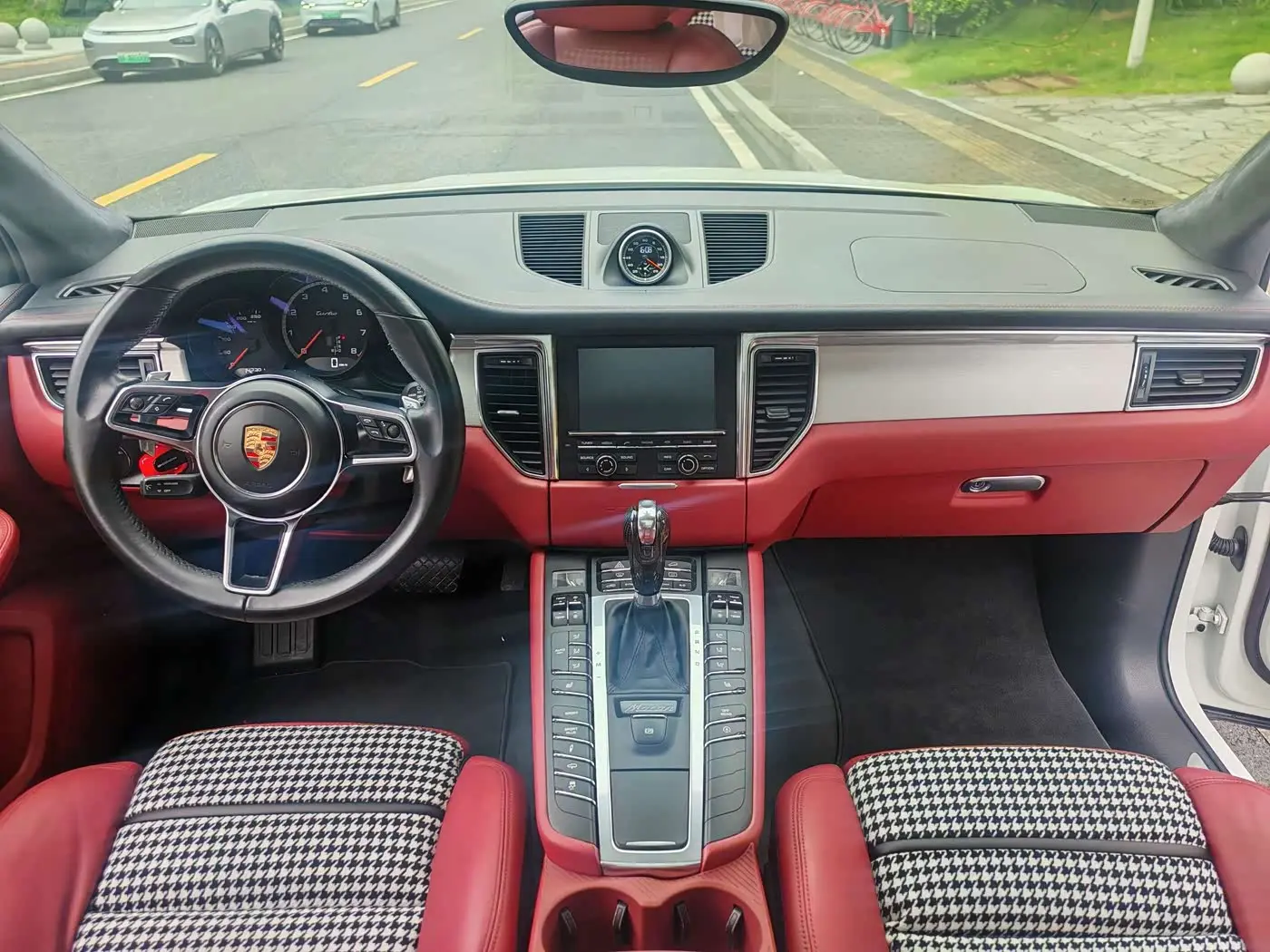 Porsche Macan 2015 — Photo 10/18
