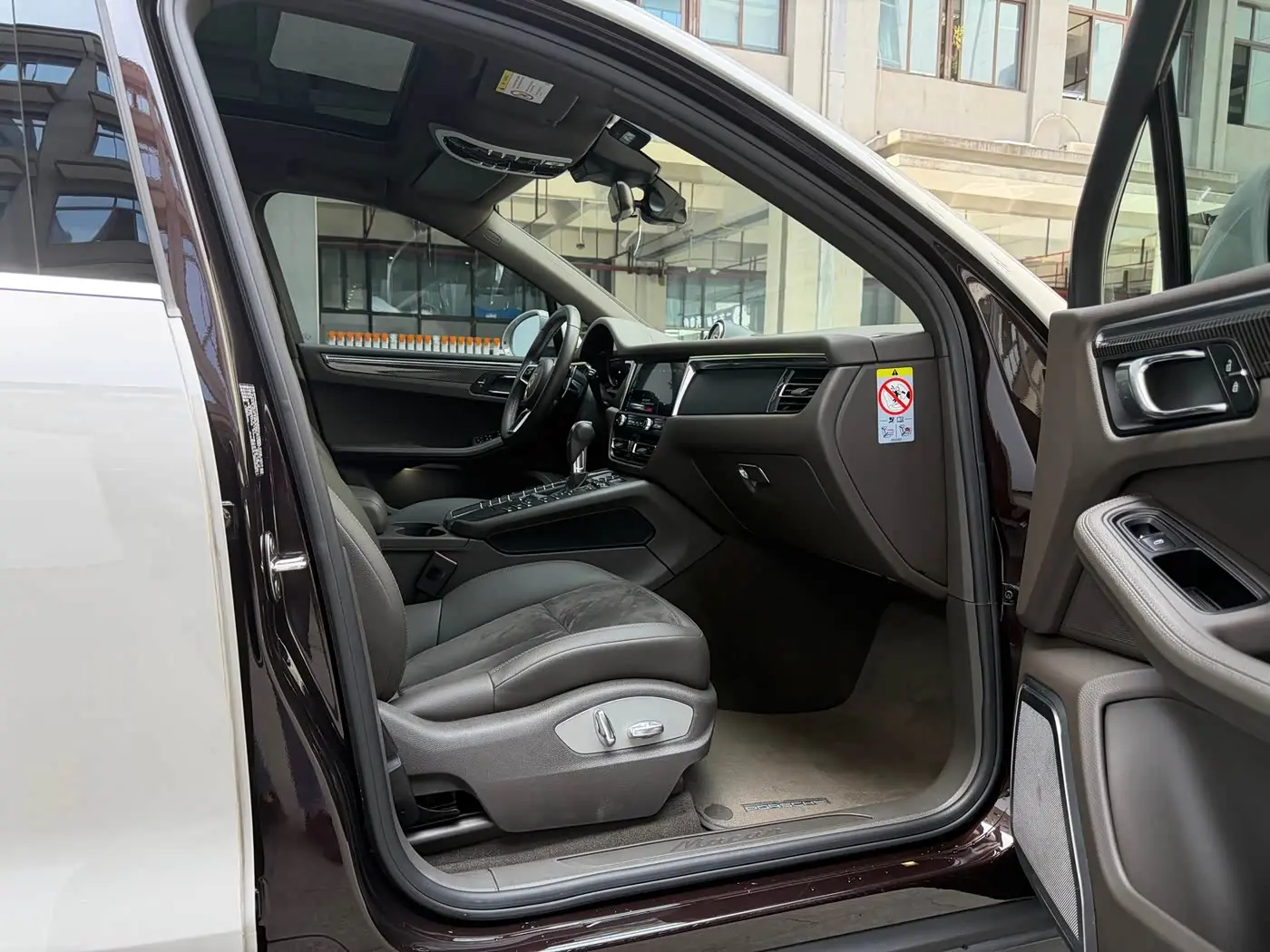 Porsche Macan 2020 — Photo 13/17