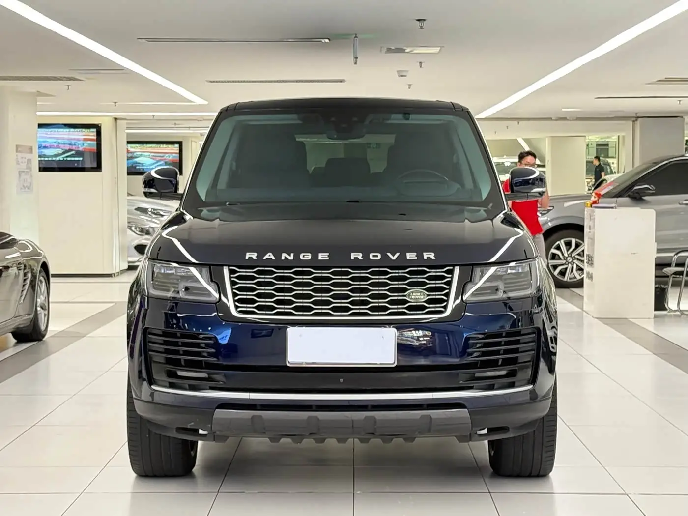 Land Rover Range Rover 2020 — Photo 2/20