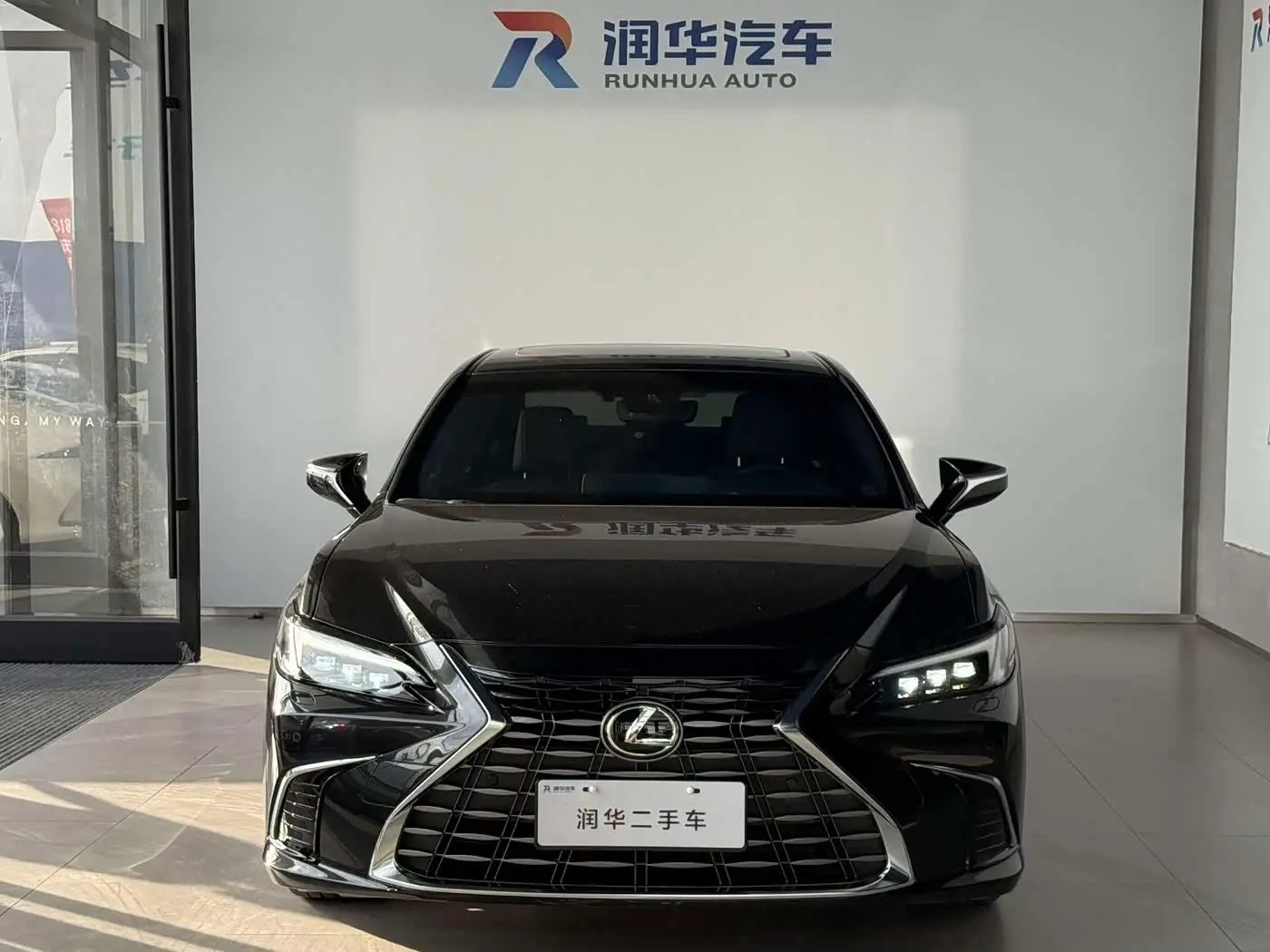 Lexus ES 2025 — Photo 2/16