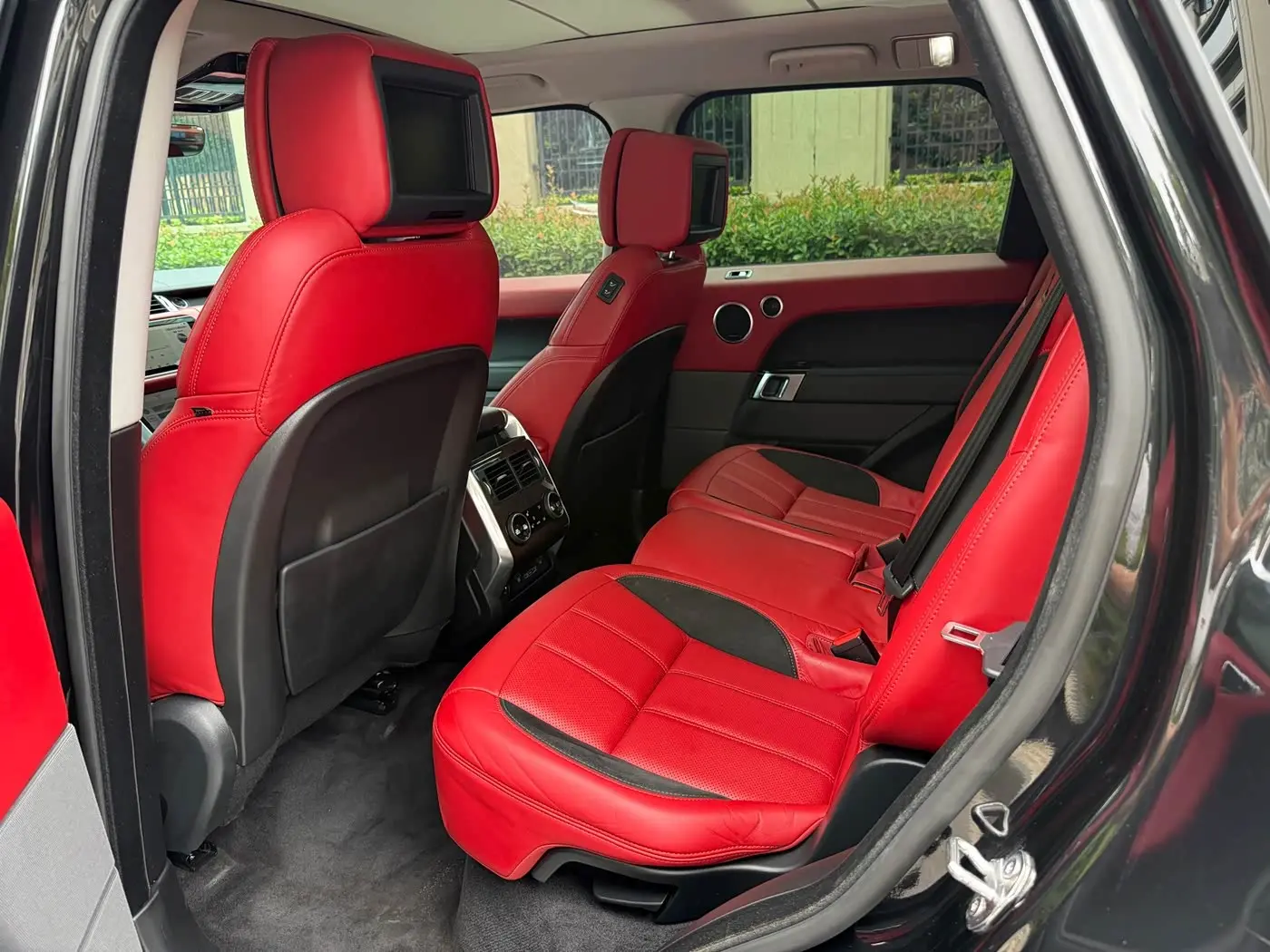 Land Rover Range Rover Sport 2022 — Photo 9/14