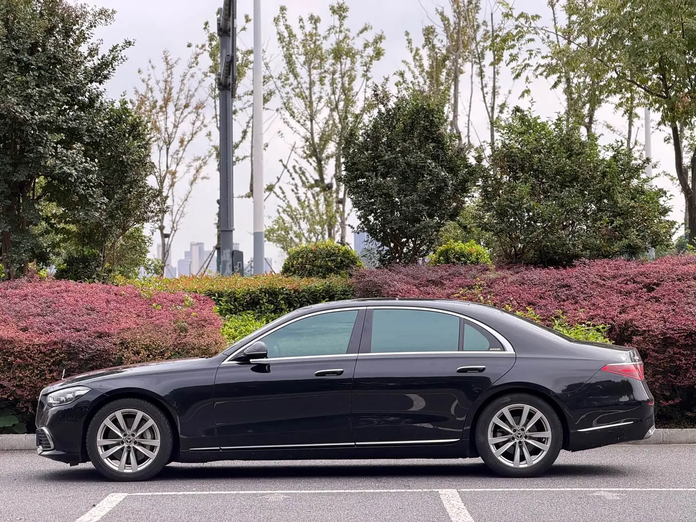 Mercedes-Benz S-Class 2022 — Photo 5/18