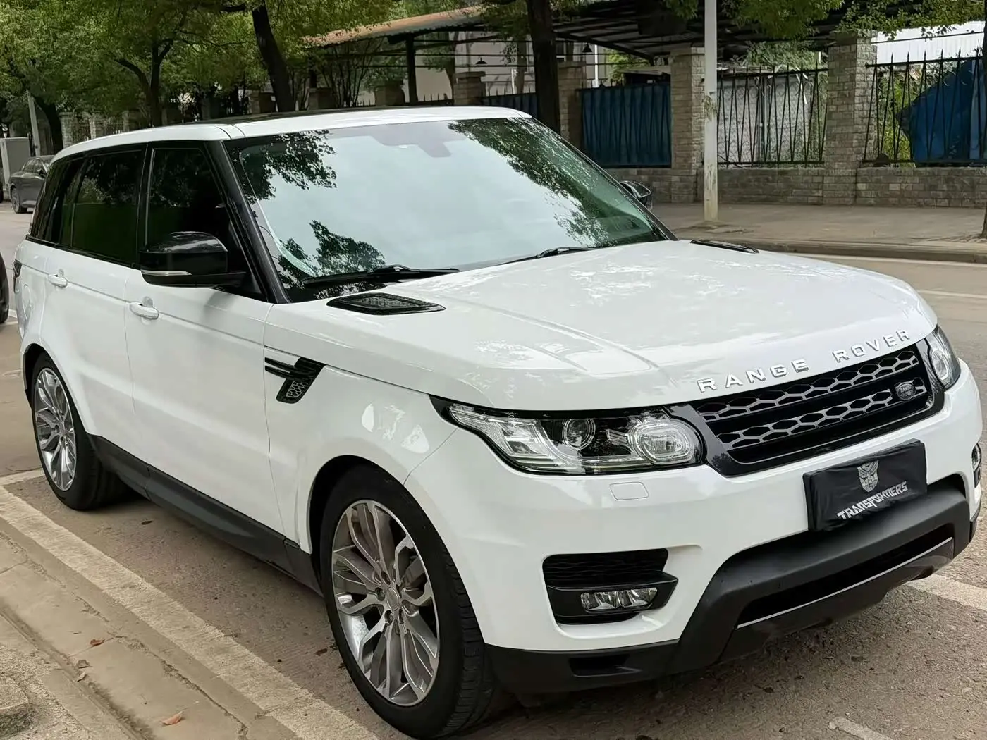 Land Rover Range Rover Sport 2017 — Photo 3/18