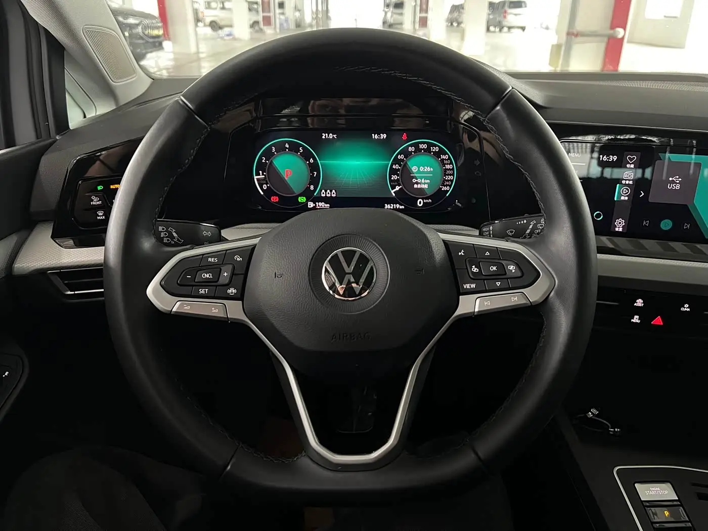 Volkswagen Golf 2022 — Photo 10/20