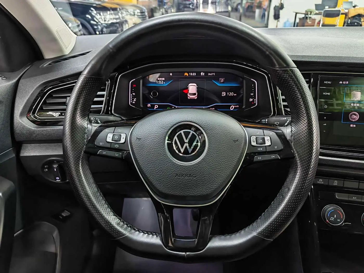 Volkswagen T-ROC 2022 — Photo 14/19