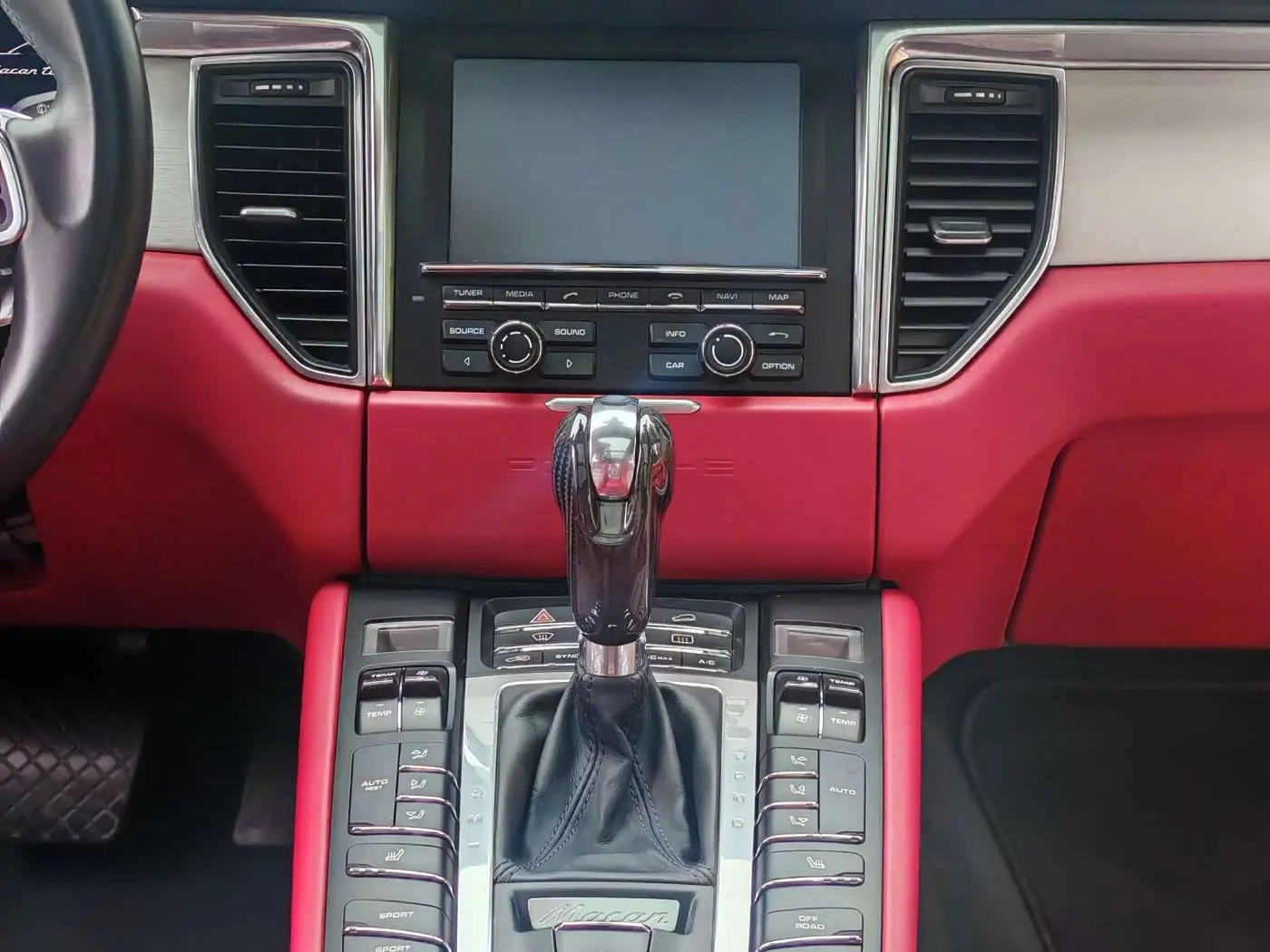 Porsche Macan 2015 — Photo 12/18