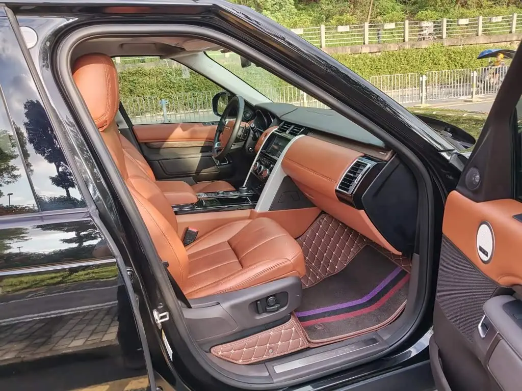 Land Rover Discovery 2017 — Photo 10/12