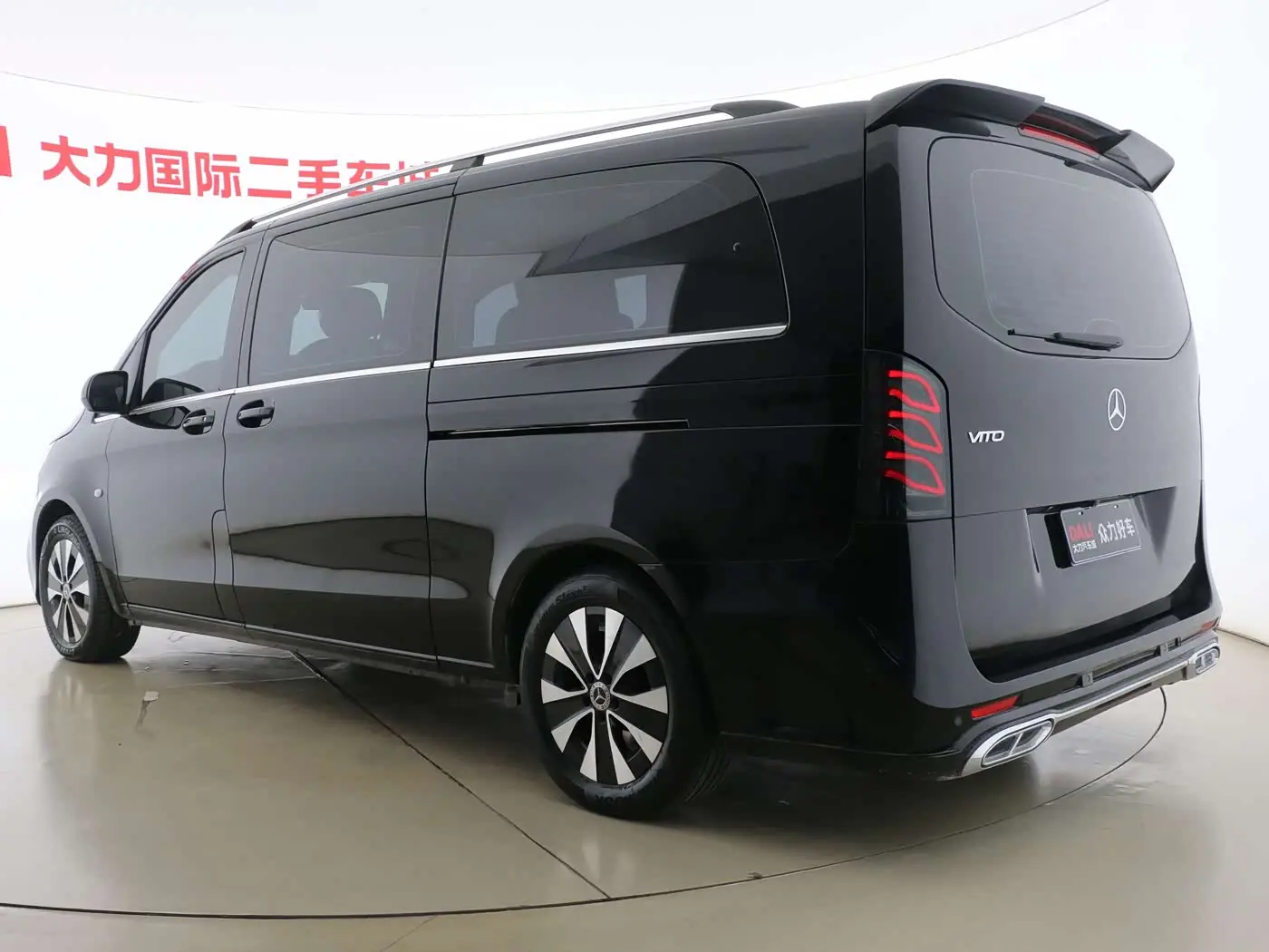 Mercedes-Benz Vito 2023 — Photo 8/17