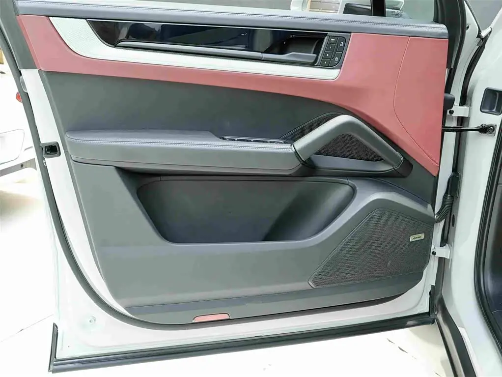 Porsche Cayenne 2023 — Şəkil 19/20