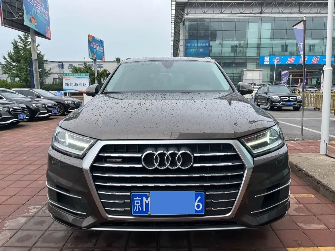 Audi Q7 2017 — Photo 2/20
