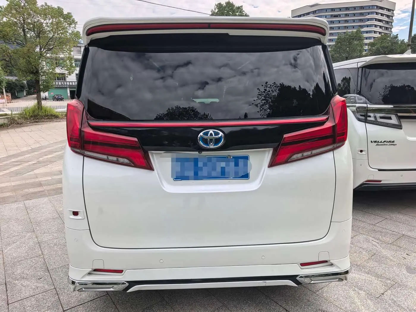 Toyota Alphard 2020 — Photo 12/13