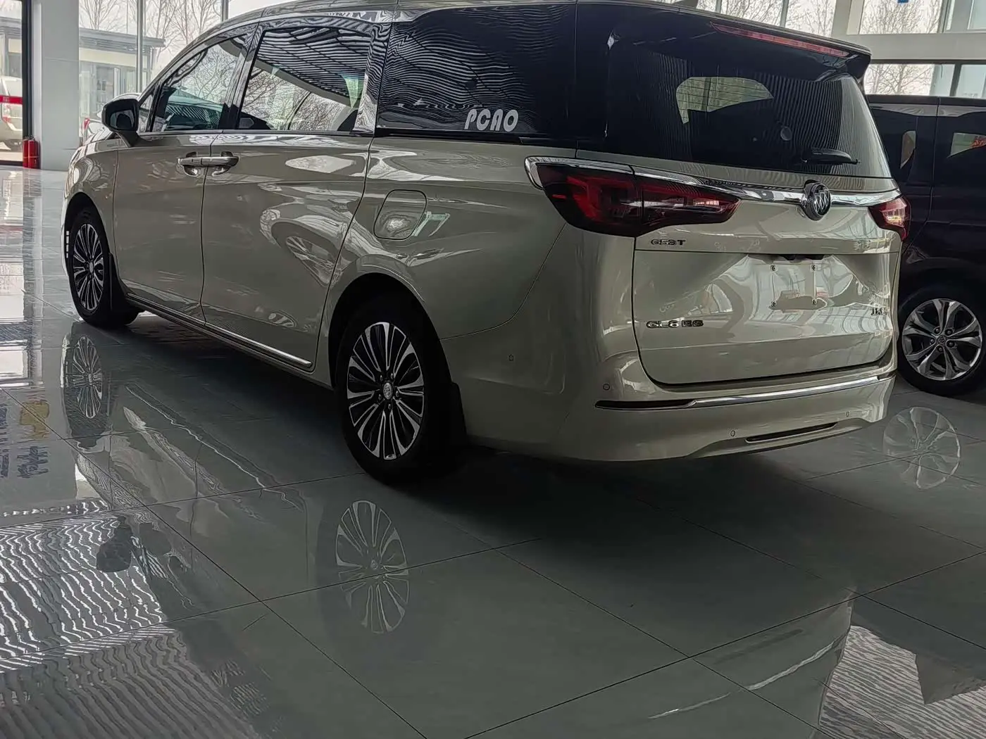 Buick GL8 2023 — Şəkil 3/16