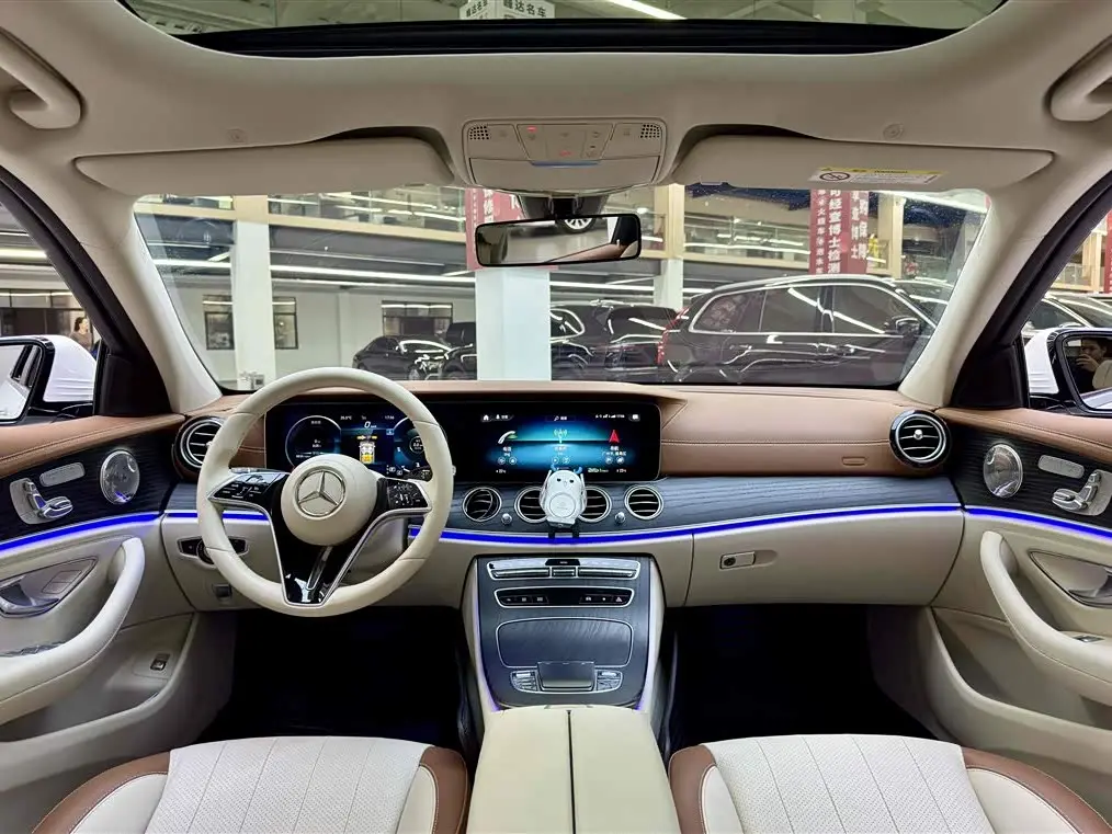 Mercedes-Benz E-Class 2021 — Photo 10/15