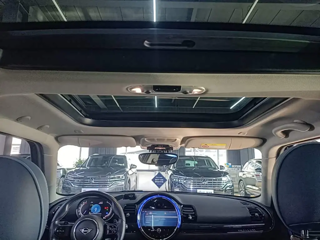 MINI CLUBMAN 2022 — Photo 18/20