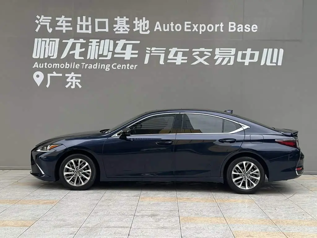 Lexus ES 2022 — Photo 3/14