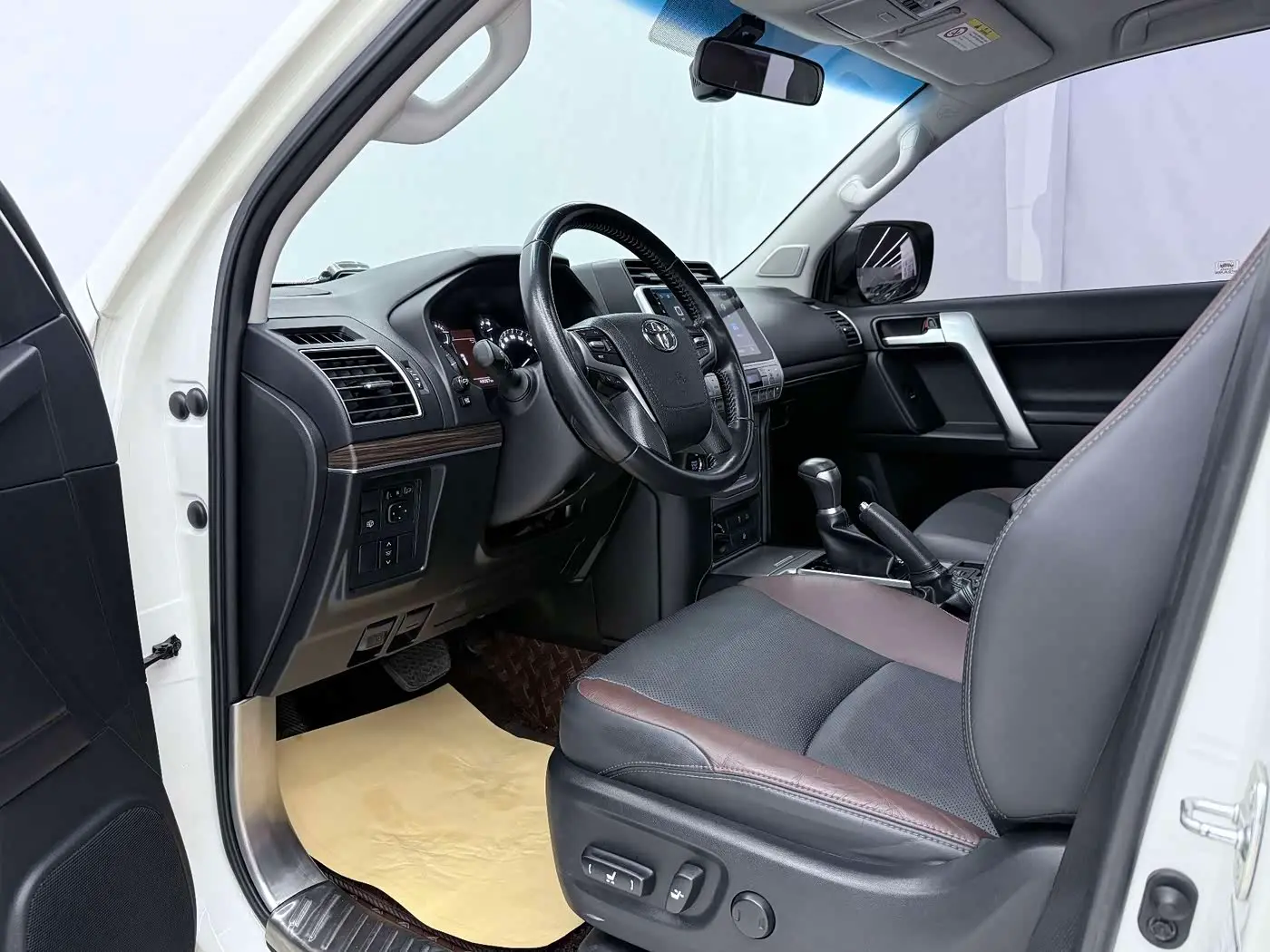 Toyota Prado 2020 — Photo 4/18