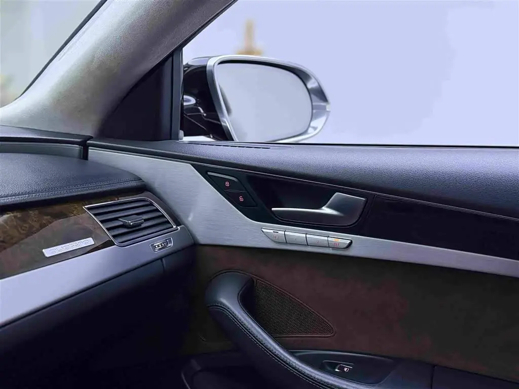 Audi A8 2014 — Фото 14/20