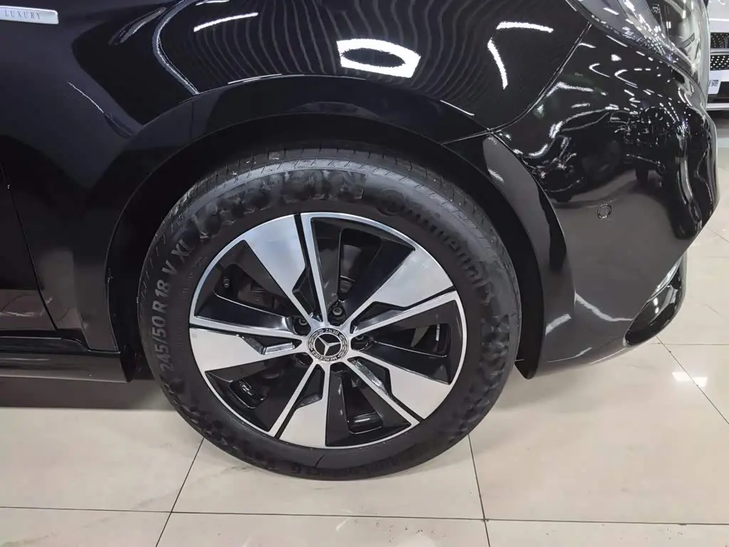 Mercedes-Benz V-Class 2021 — Photo 7/16